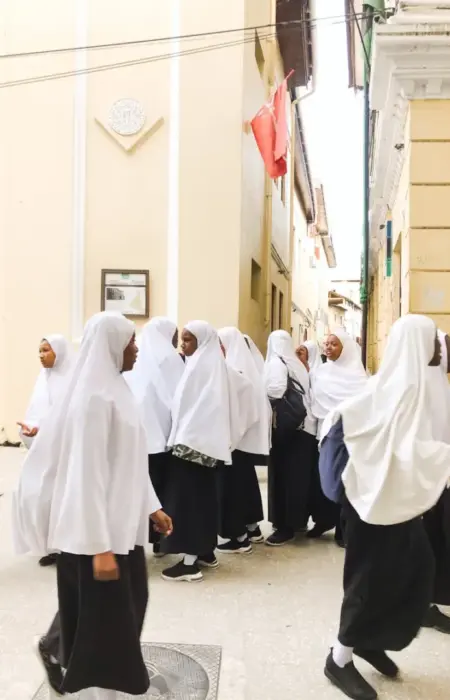 Ako vyberať peniaze na Zanzibare bez zbytočných poplatkov a stresu