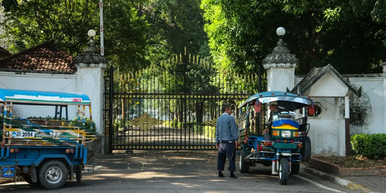 Ako vyberať peniaze v Laose