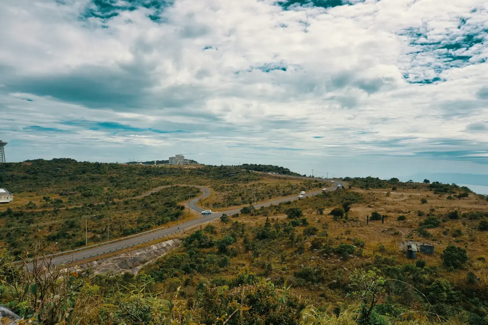 Photo by Souris green grass field under blue sky during daytime